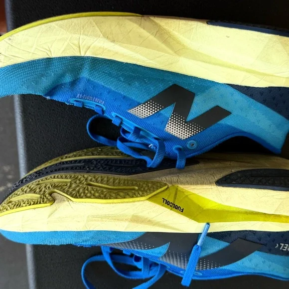 New Balance FuelCell Rebel V4 Women’s Size 8.5 - Picture 11 of 12